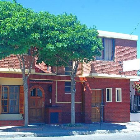 Hostel El Agora Trelew Ngoại thất bức ảnh
