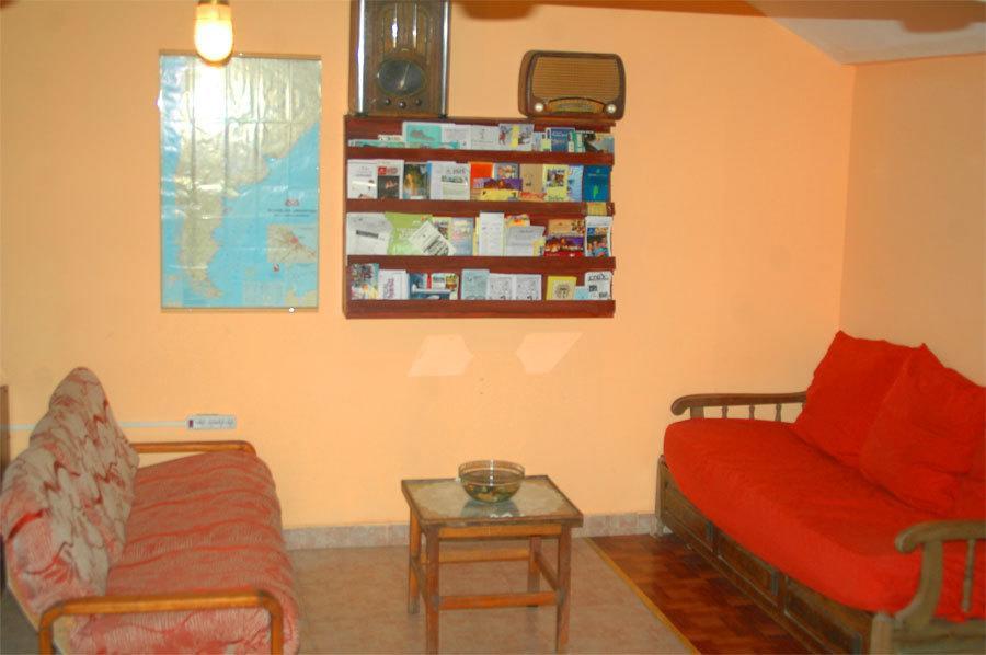 Hostel El Agora Trelew Ngoại thất bức ảnh
